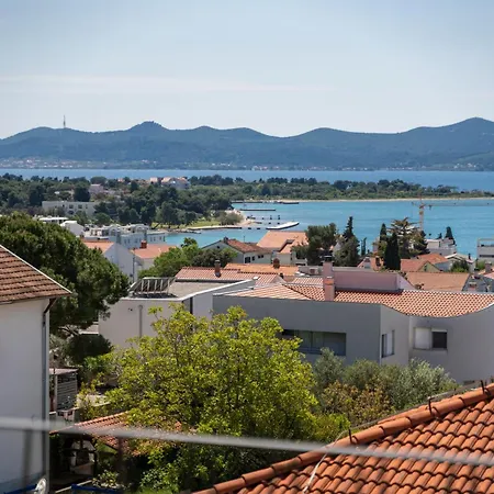 Rooftop 51 アパート