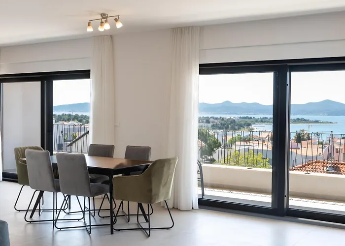 アパート Rooftop 51 ザダル