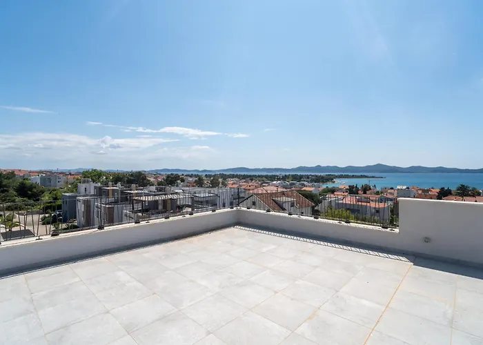 Rooftop 51 アパート *