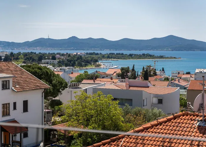 Rooftop 51 アパート