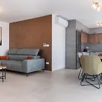 Апартаменти Rooftop 51 *