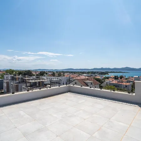 Rooftop 51 Apartment *