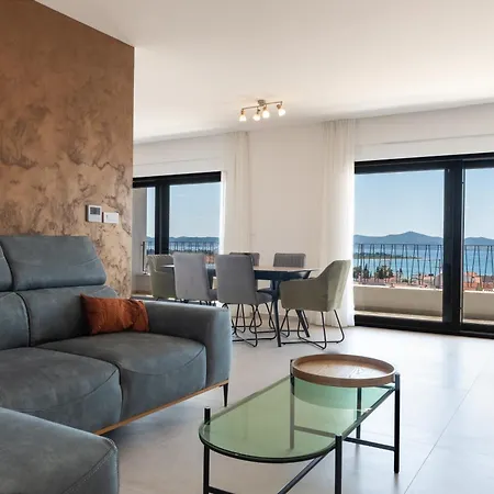 Rooftop 51 Apartment *